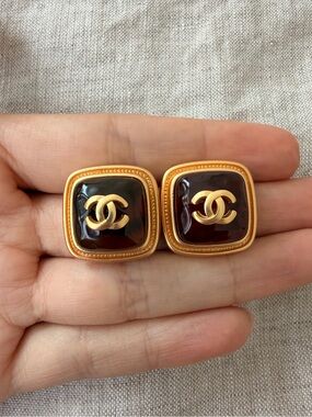 🐻Vintage CHANEL Gold-Tone CC Dark Brown Square Earrings🤎